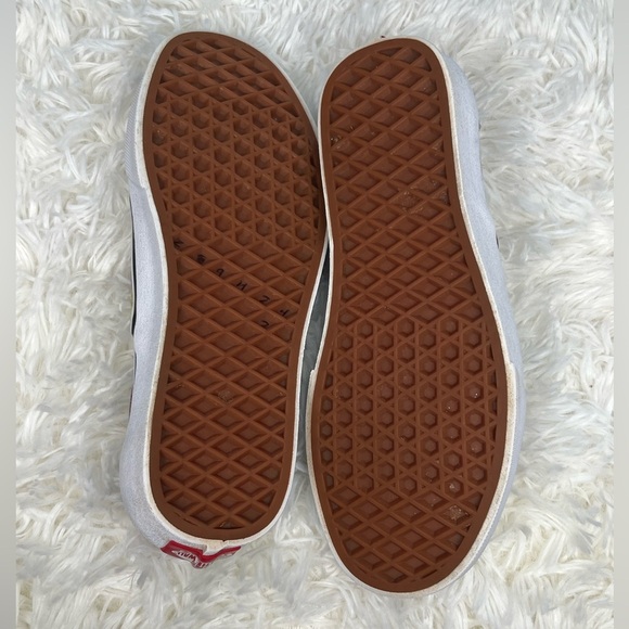 VANS | Slip On Washed Tie Dye Sneakers | Unisex - Picture 5 of 6